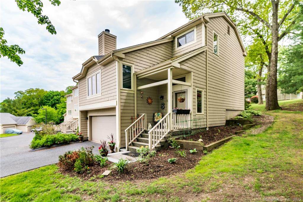 12 Boulevard Drive - Photo 1