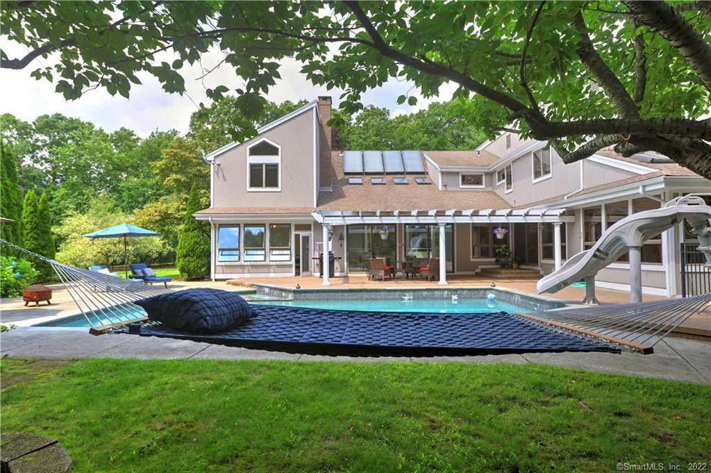 28 Strawberry Lane - Photo 1