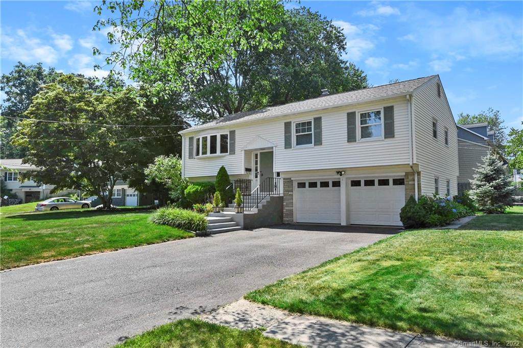 16 Mayflower Circle - Photo 1