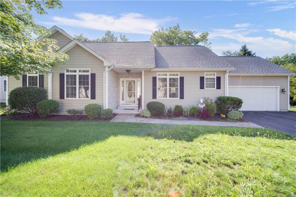 35 Quail Hollow - Photo 1