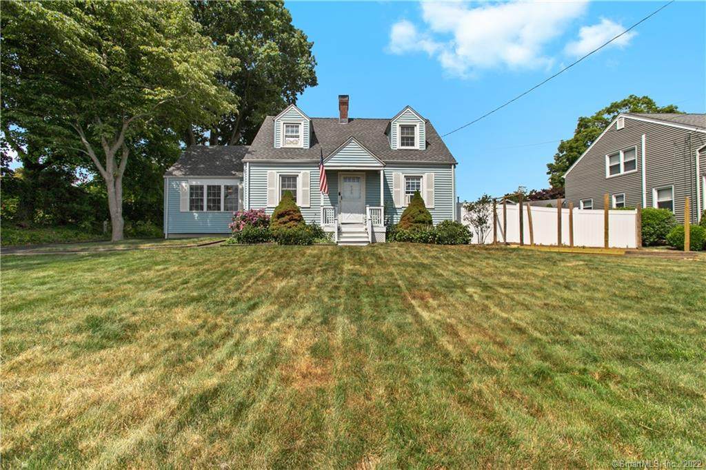 920 Center Street - Photo 1