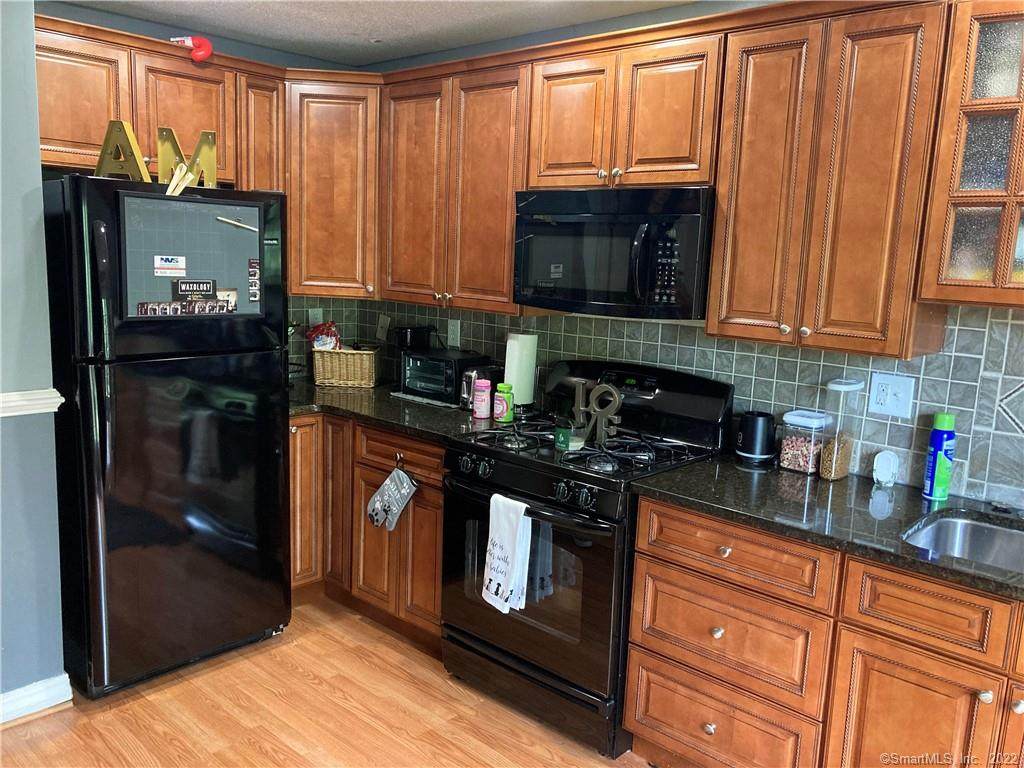 40 Plainfield Avenue - Photo 1