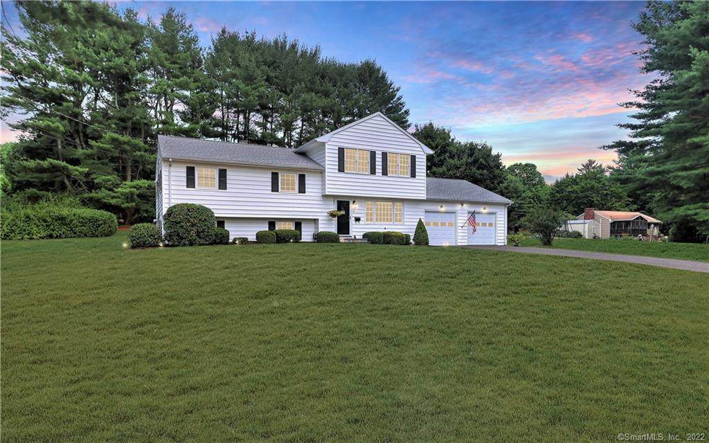 4 Lynwood Drive - Photo 1