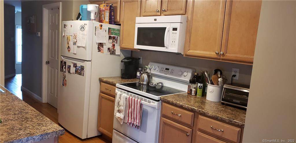 772 Farmington Ave Floor 3 - Photo 1