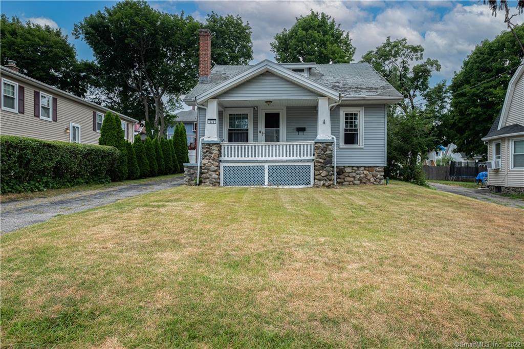 275 Fairlawn Avenue - Photo 1