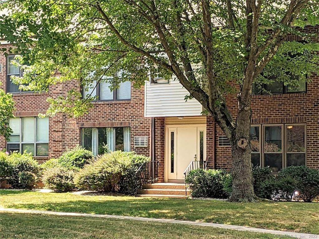 51 Wellington Drive - Photo 1
