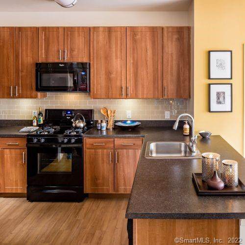 8a Norden Place - Photo 1