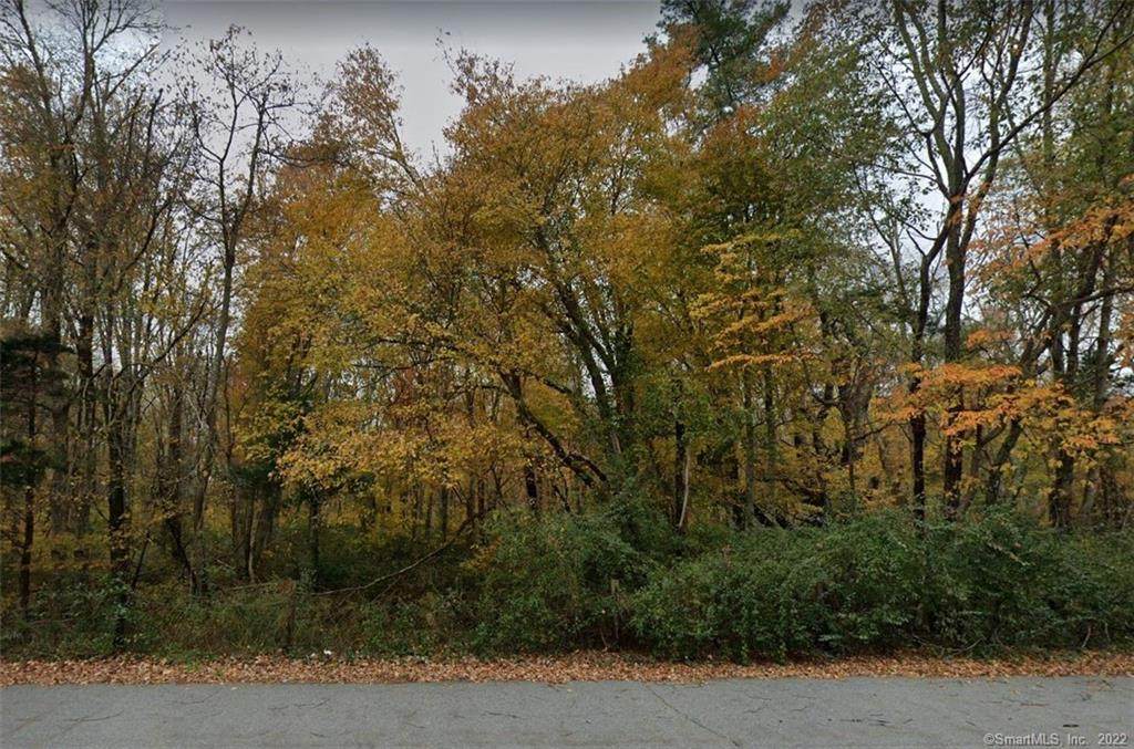 770 Pequot Trail - Photo 1