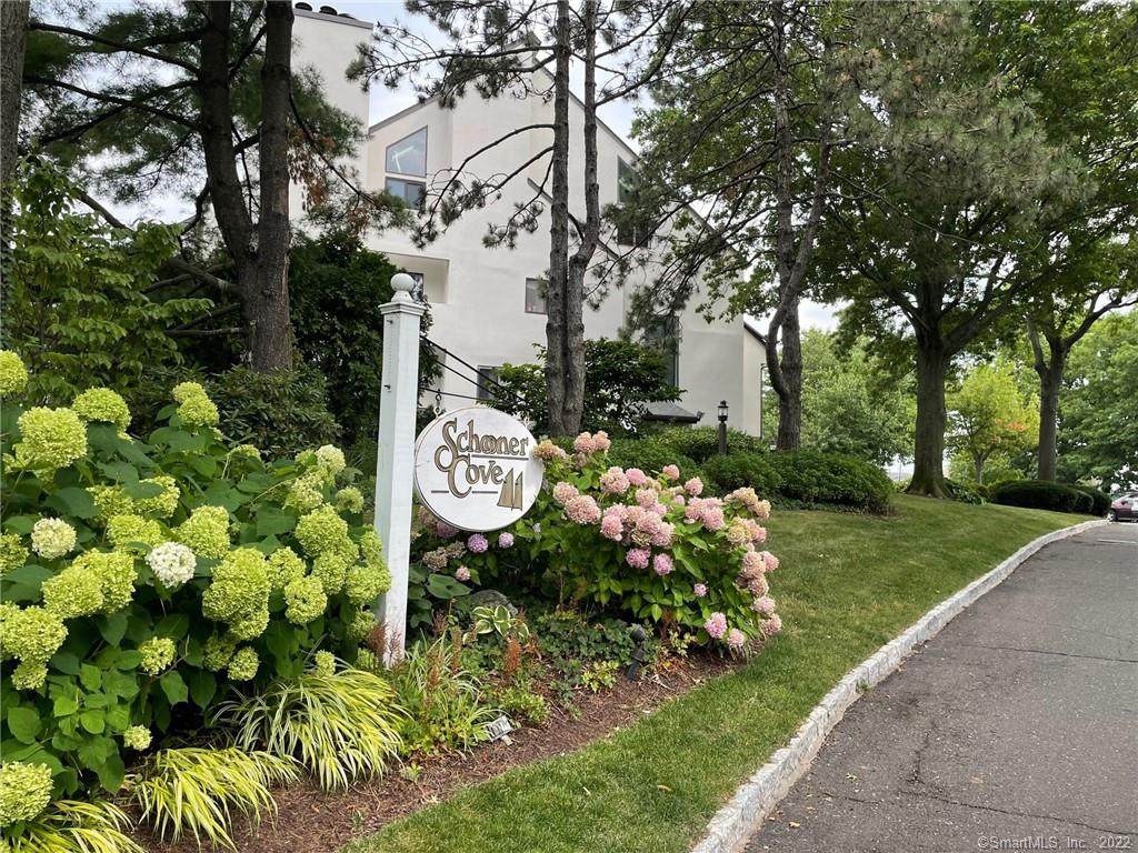 105 Harbor Drive - Photo 1