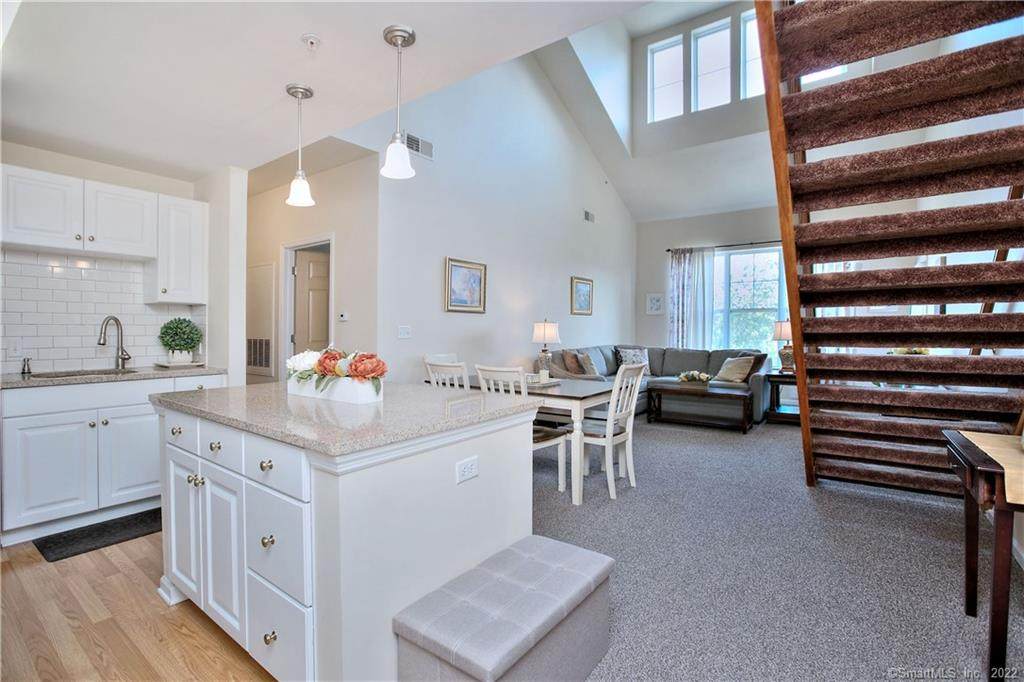 25 Adams Avenue - Photo 1