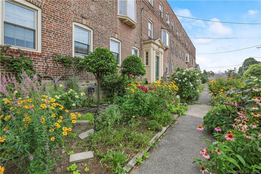568 Brewster Street - Photo 1