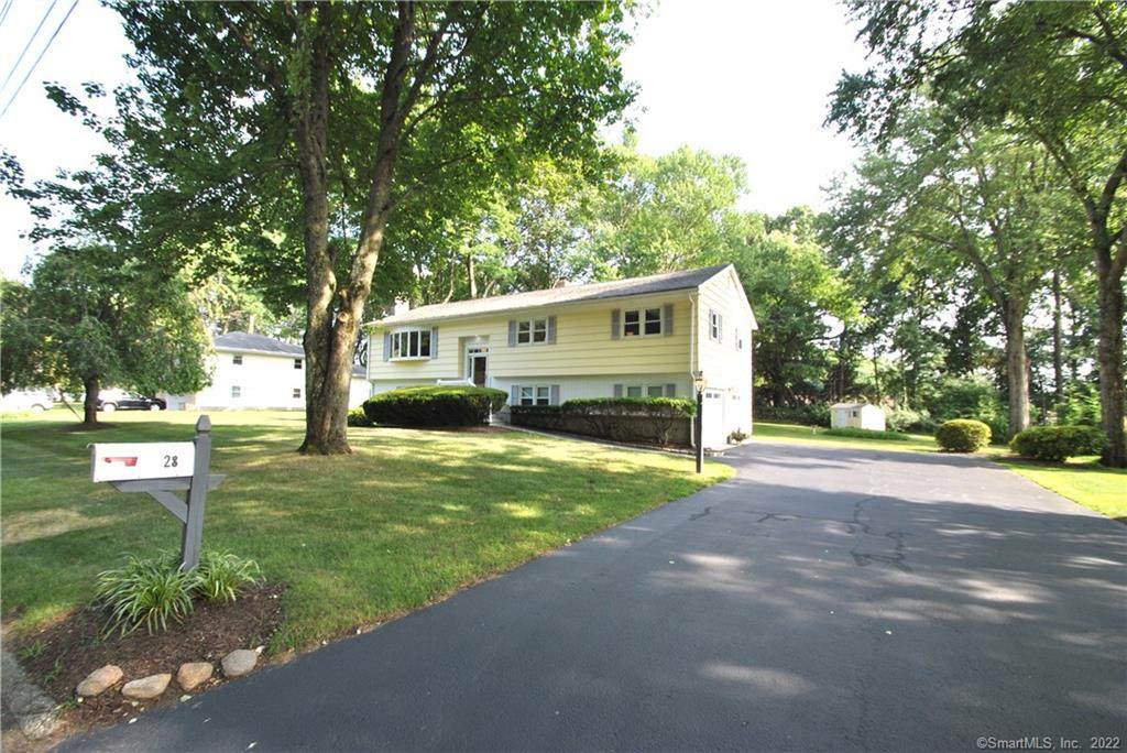 28 Yorktown Circle - Photo 1