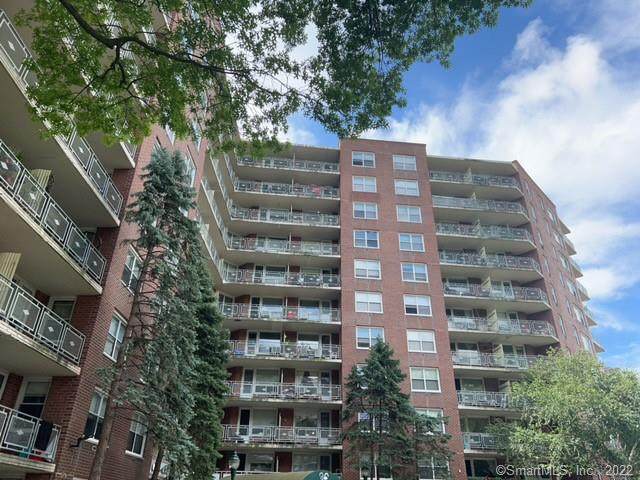 71 Strawberry Hill Avenue - Photo 1