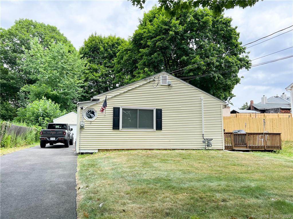 7 Winslow Drive - Photo 1