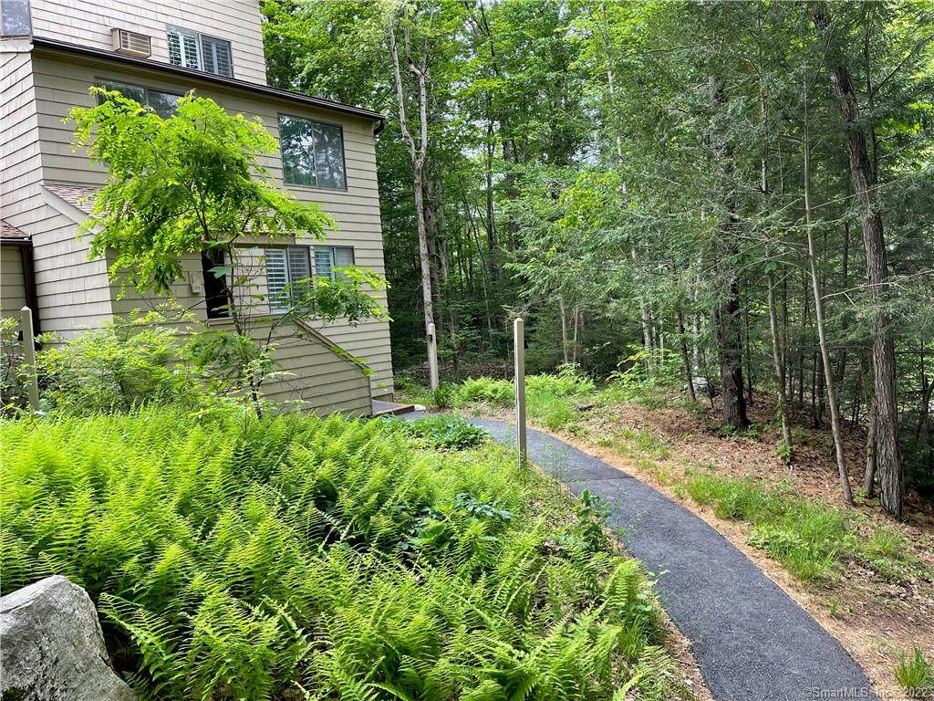 254 Cliffside Drive - Photo 1