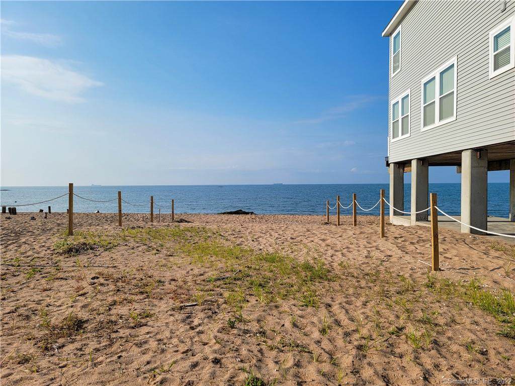 224 Cosey Beach Avenue - Photo 1