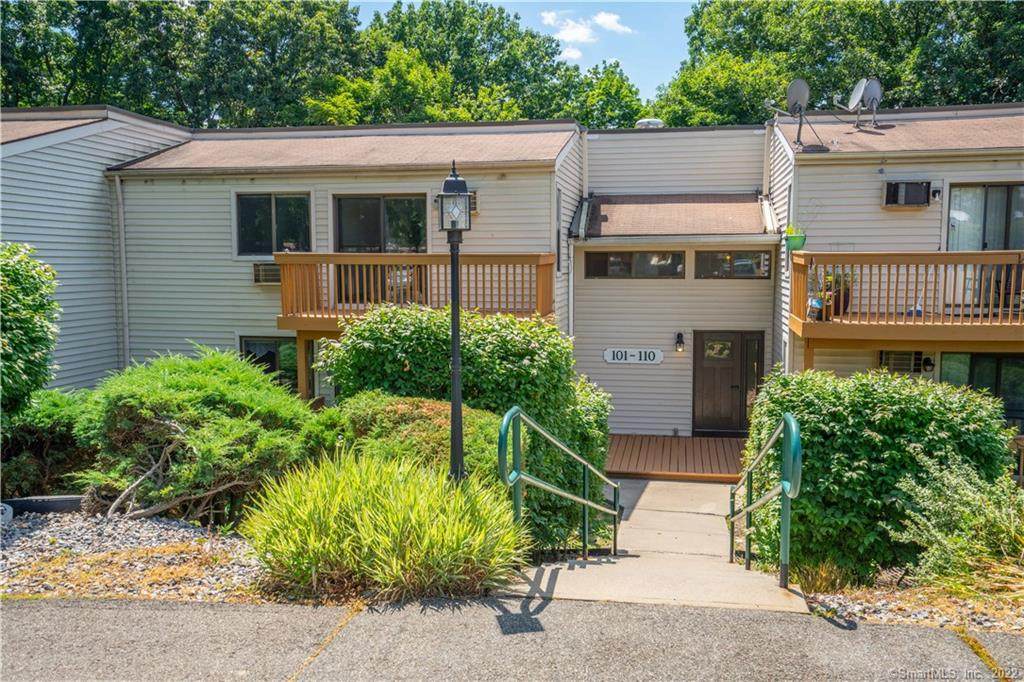 107 Woodland Drive - Photo 1