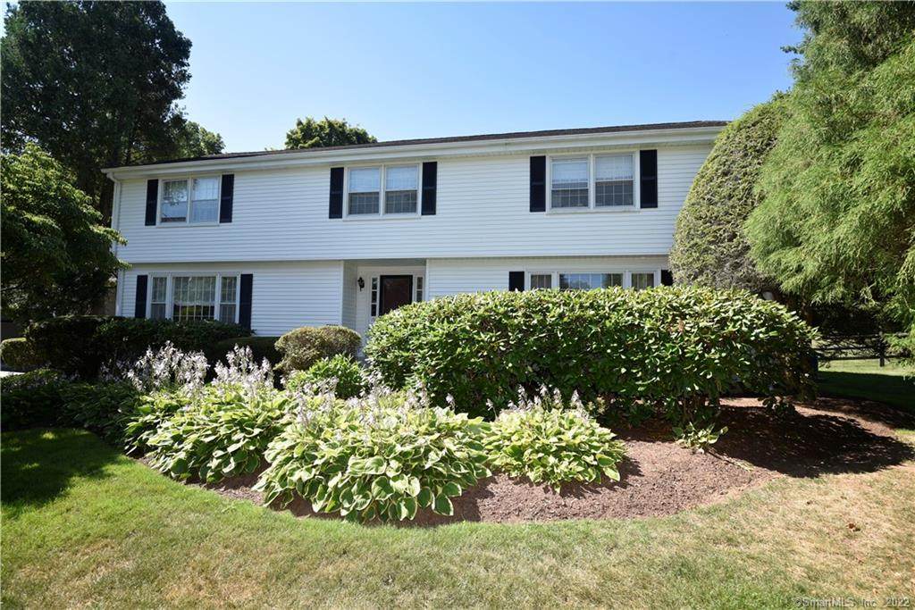 19 Ridgemont Drive - Photo 1