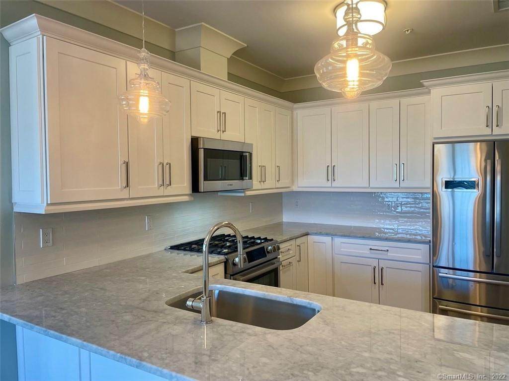 77 Leroy Avenue - Photo 1