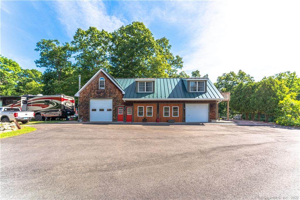 573 Pomfret Street - Photo 1