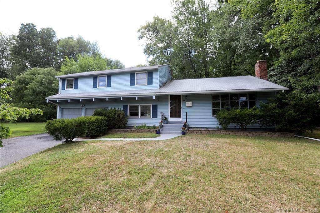 27 Jonathan Circle - Photo 1