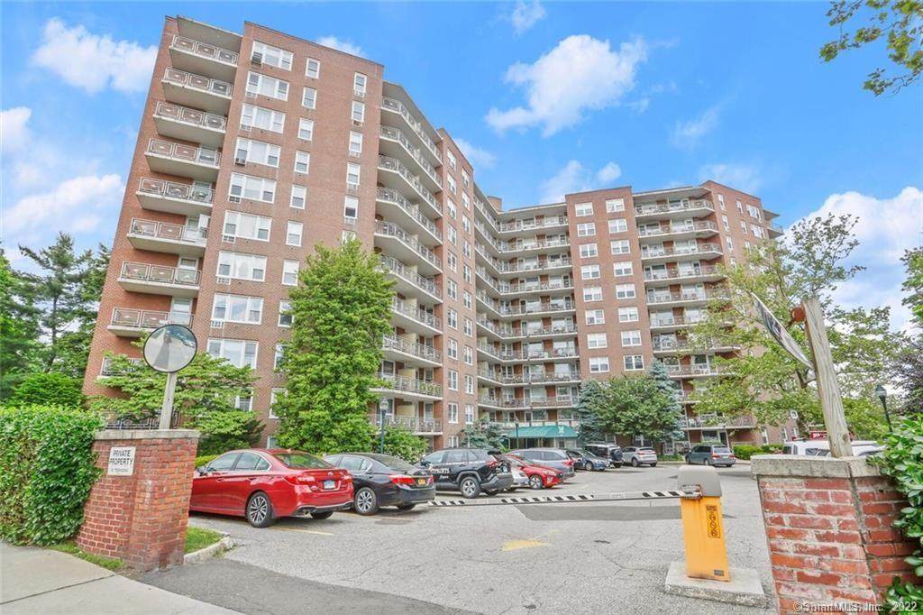 91 Strawberry Hill Avenue - Photo 1