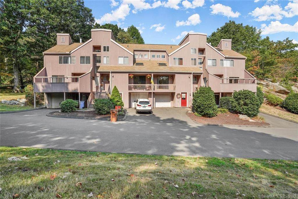 272 Sunwood Drive - Photo 1