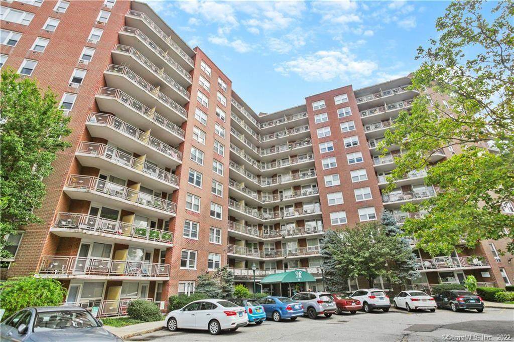 91 Strawberry Hill Avenue - Photo 1