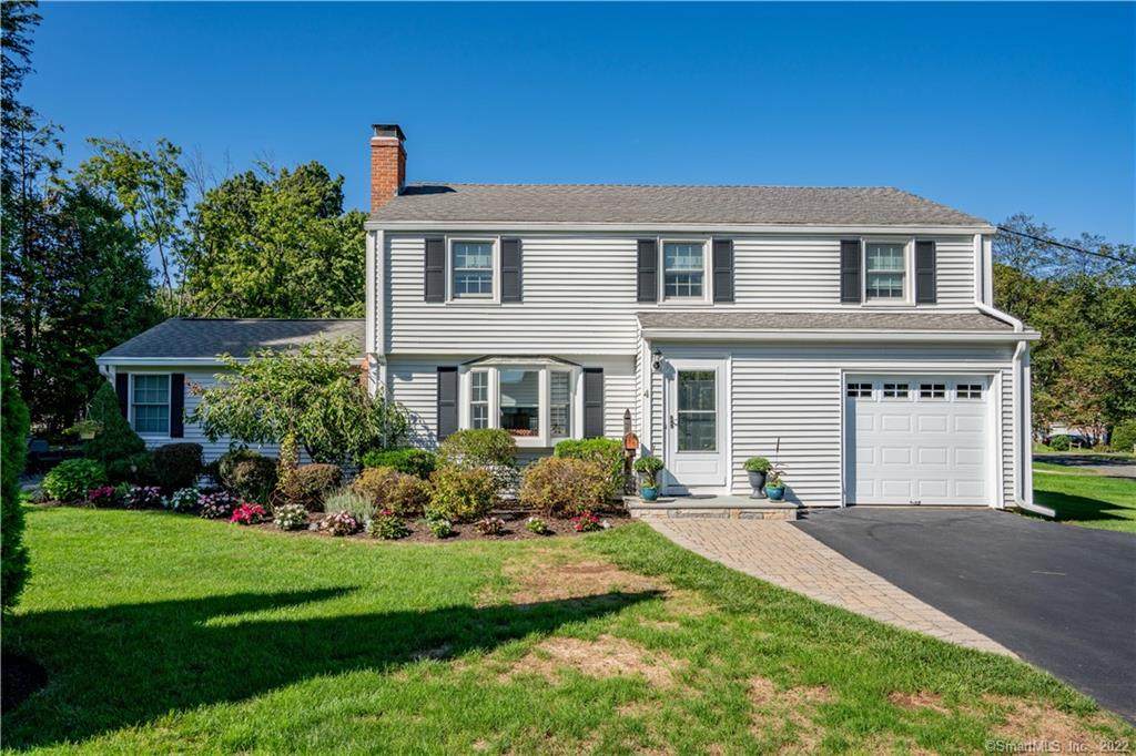 4 Crestwood Road - Photo 1