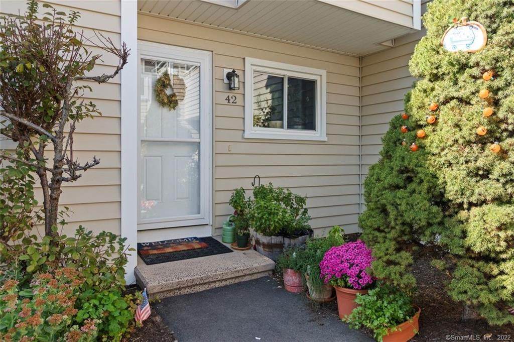 42 Monticello Drive - Photo 1