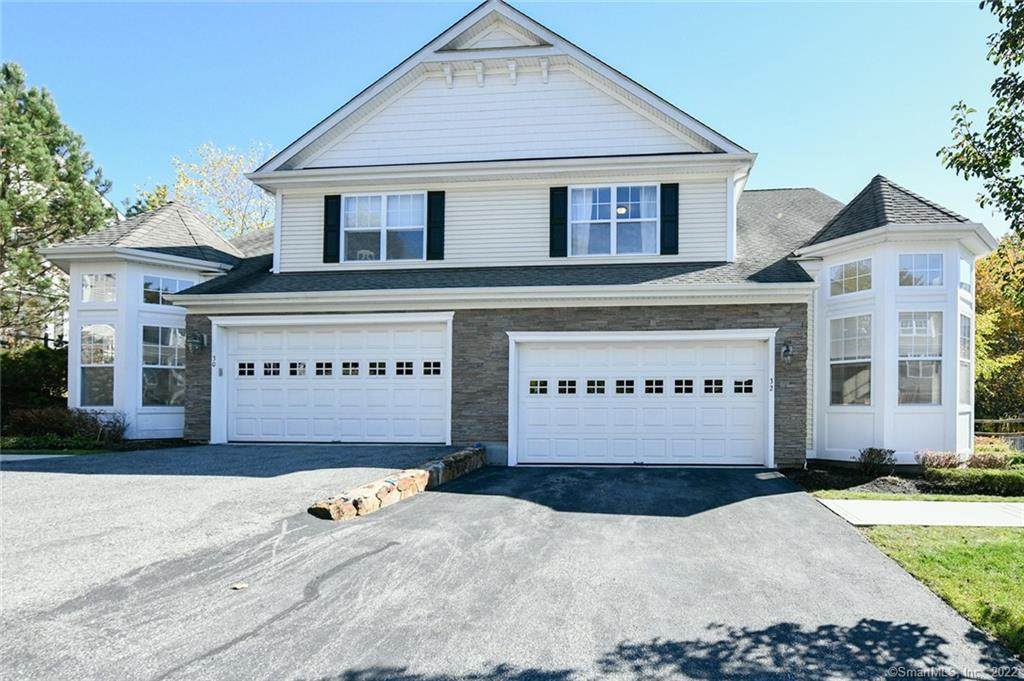 32 Ridgewood Drive - Photo 1