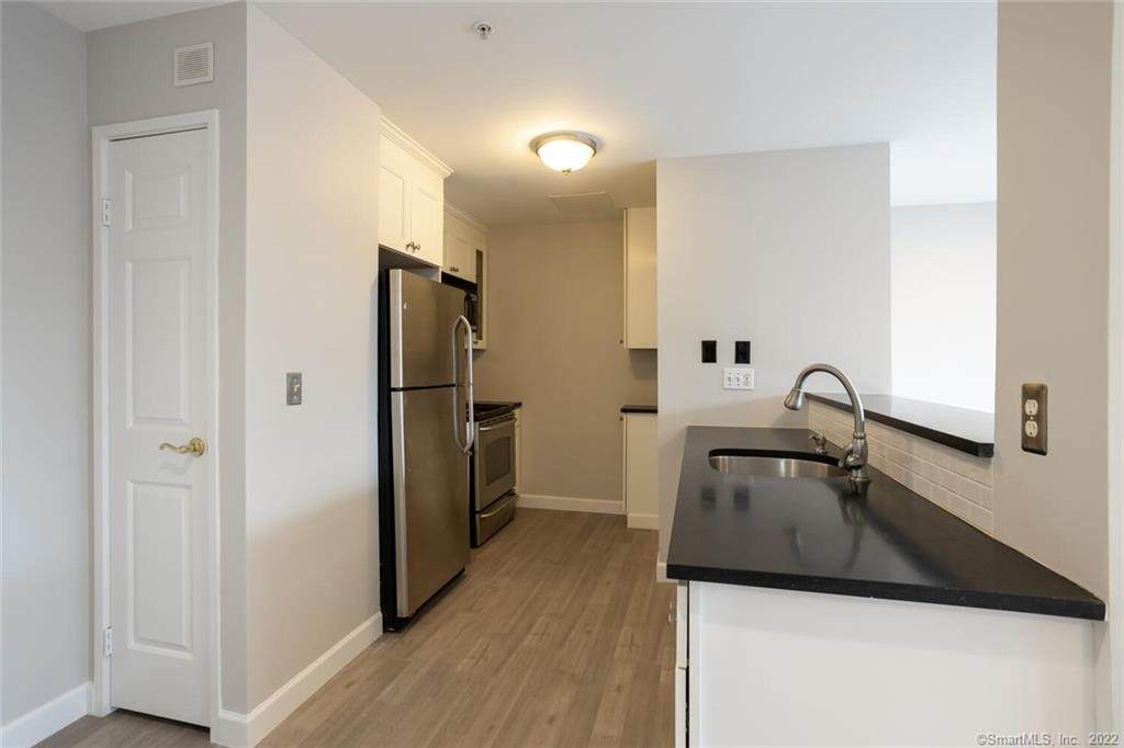 300 Broad Street - Photo 1
