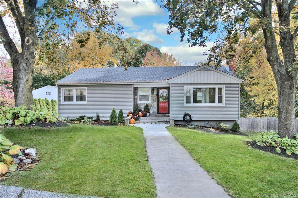 5 Pepperidge Road - Photo 1