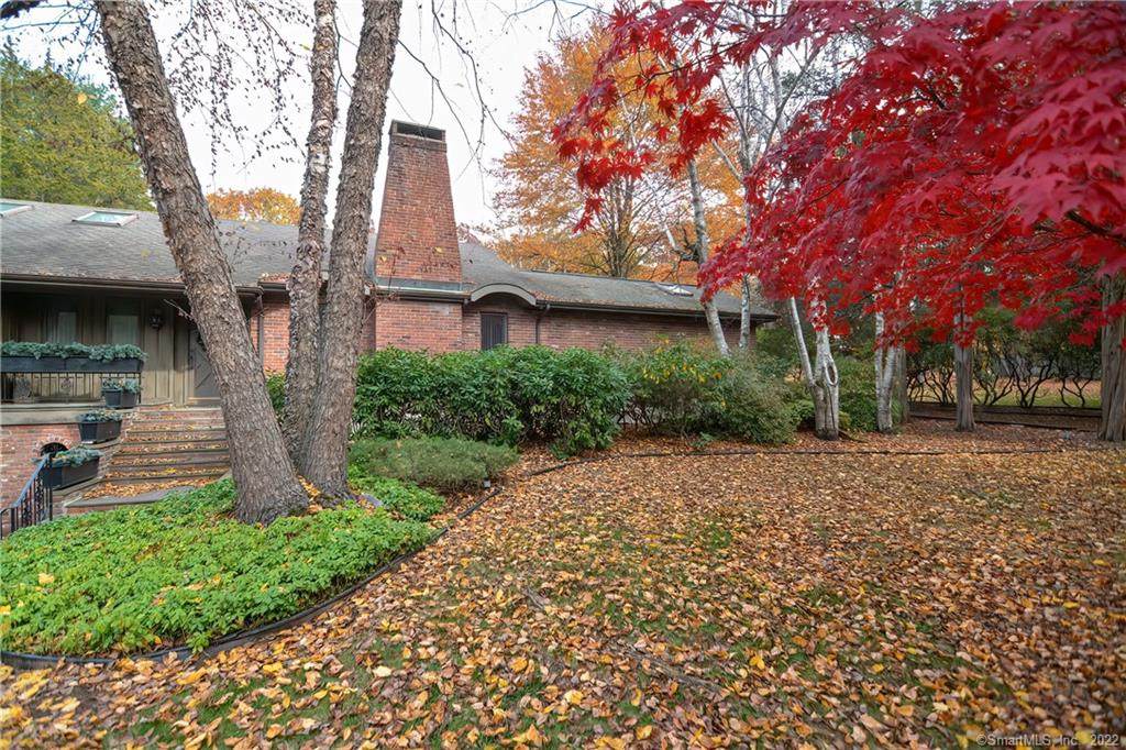 1594 Stafford Avenue - Photo 1