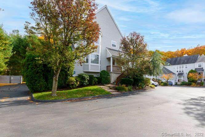 416 Foxboro Drive - Photo 1