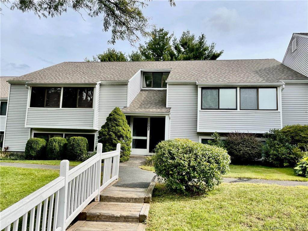 102 Brookwood Drive - Photo 1