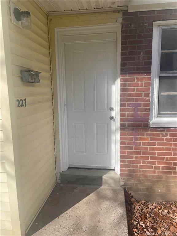 227 Woodlawn Circle - Photo 1