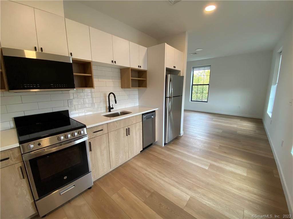 104 Howe Street - Photo 1