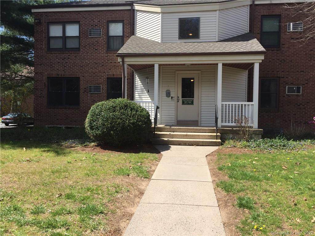 104 Wellington Drive - Photo 1
