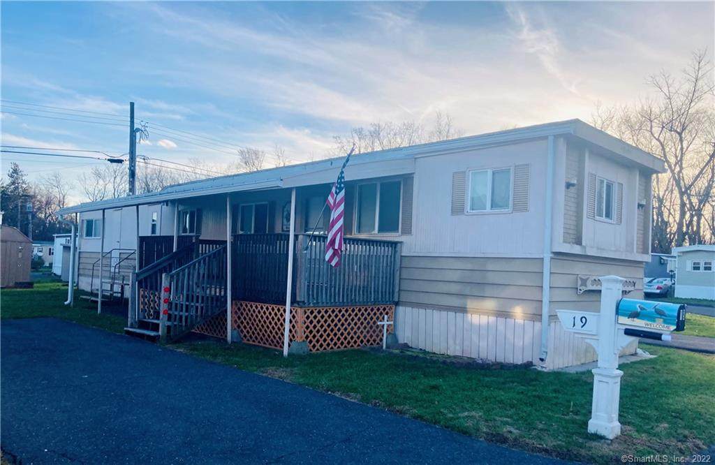 19 Montauk Road - Photo 1