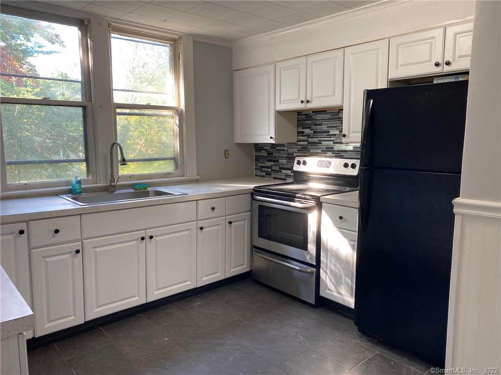486 Mohegan Ave Pkwy - Photo 1