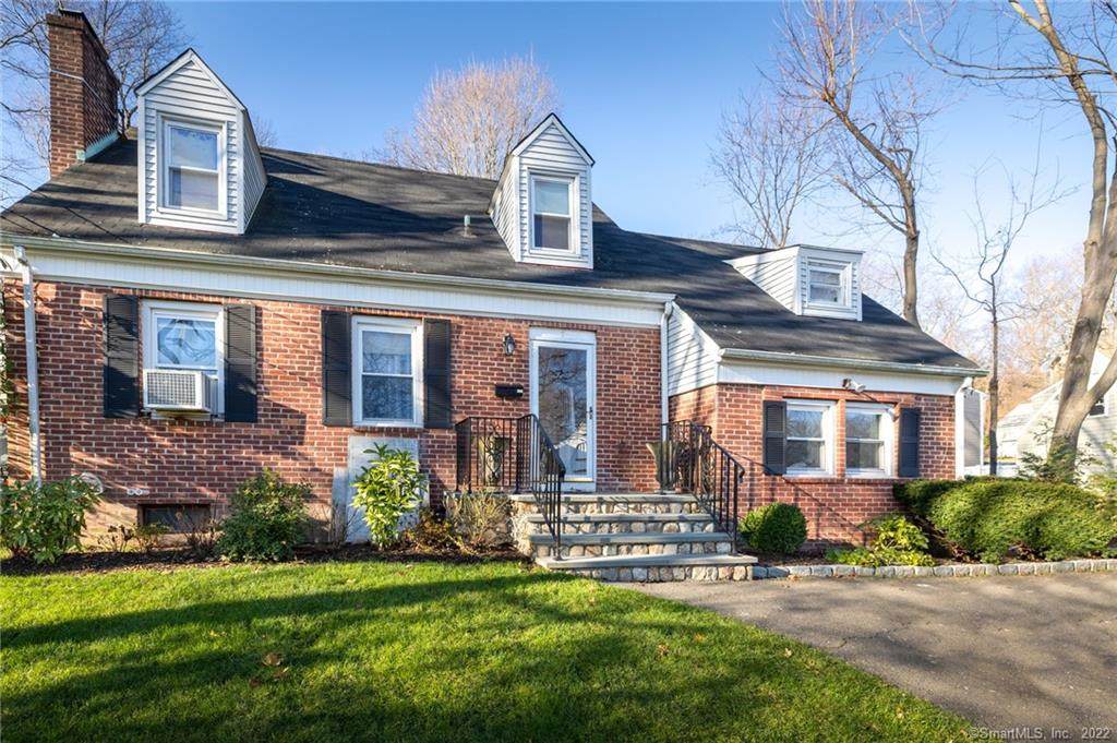 7 Woodlawn Avenue - Photo 1
