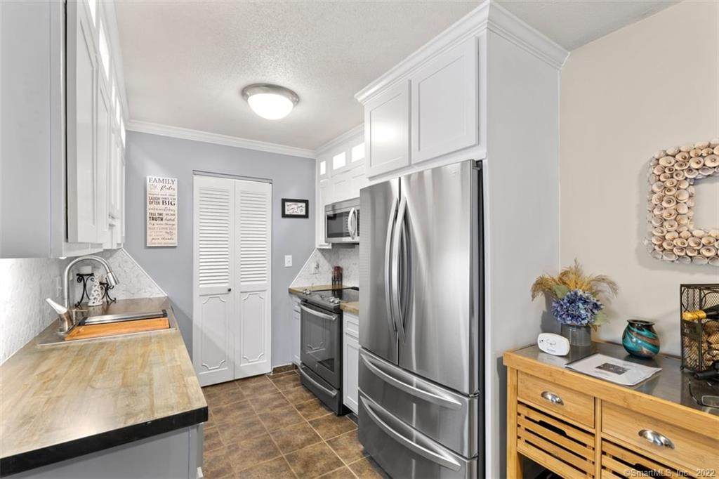 84 Buddington Road - Photo 1