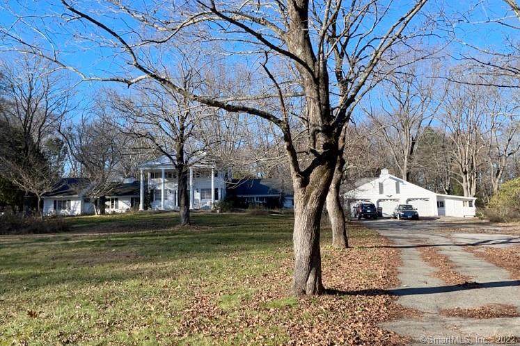 835 Monroe Turnpike - Photo 1