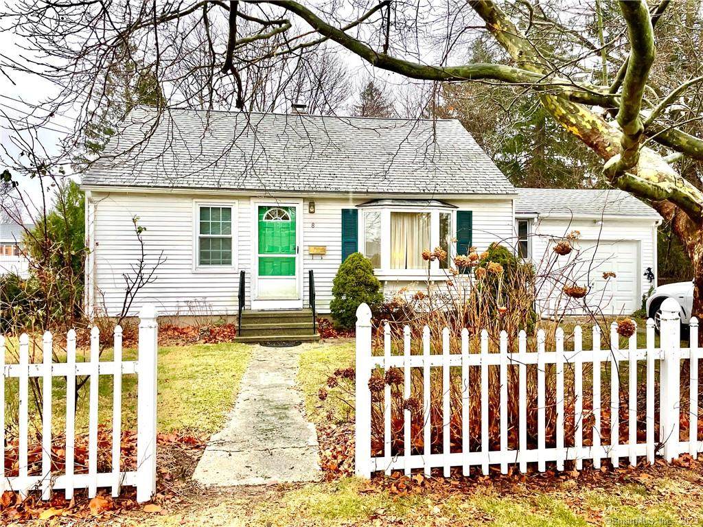 8 Maplewood Drive - Photo 1