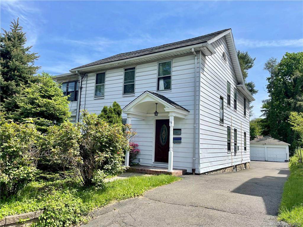 112 Colonial Road - Photo 1