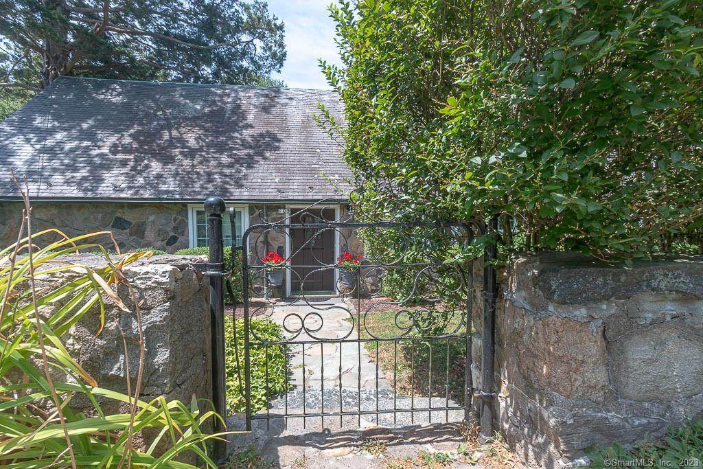 105 Mansfield Avenue - Photo 1