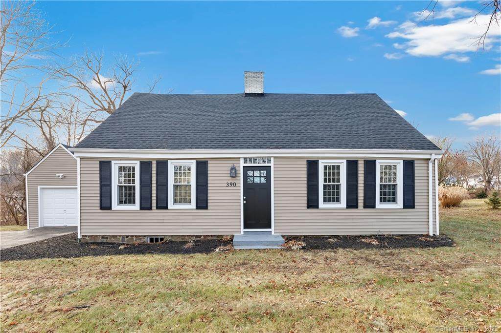 390 Evergreen Avenue - Photo 1