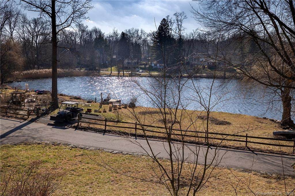 16 Crescent Drive - Photo 1