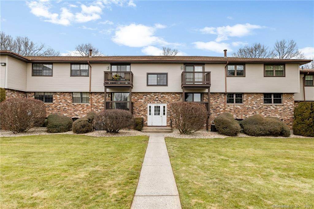 36 Surrey Drive - Photo 1